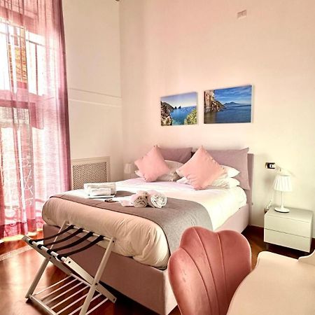 Pink Star Napoli Luxury Apartment Bagian luar foto